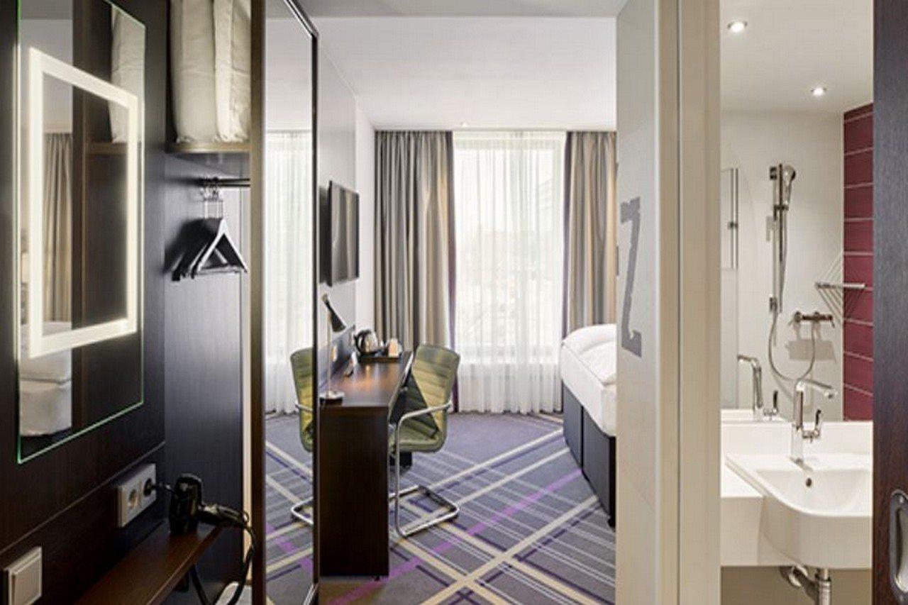 Premier Inn Stuttgart City Europaviertel Экстерьер фото