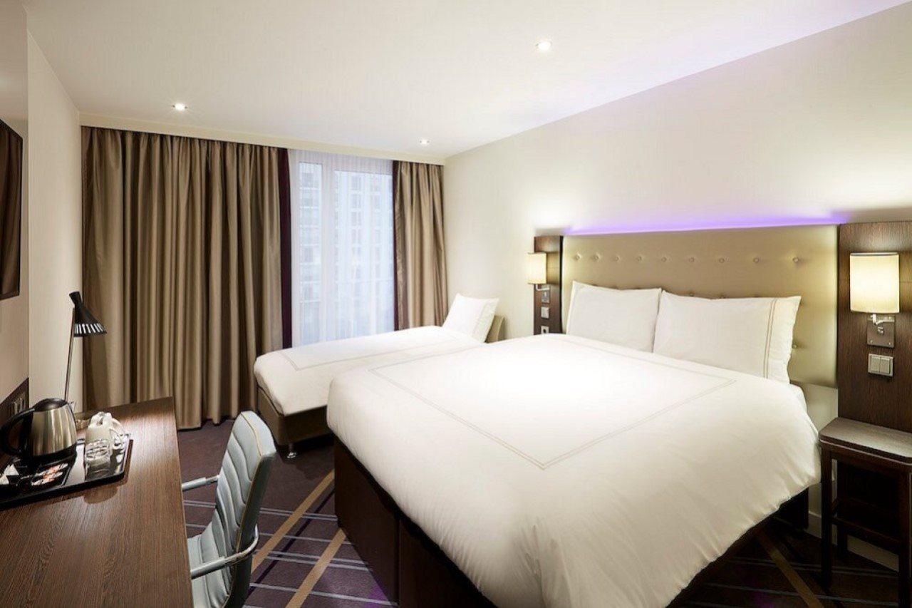 Premier Inn Stuttgart City Europaviertel Экстерьер фото