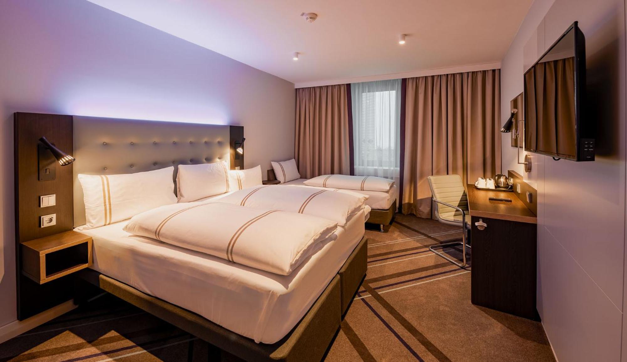 Premier Inn Stuttgart City Europaviertel Экстерьер фото