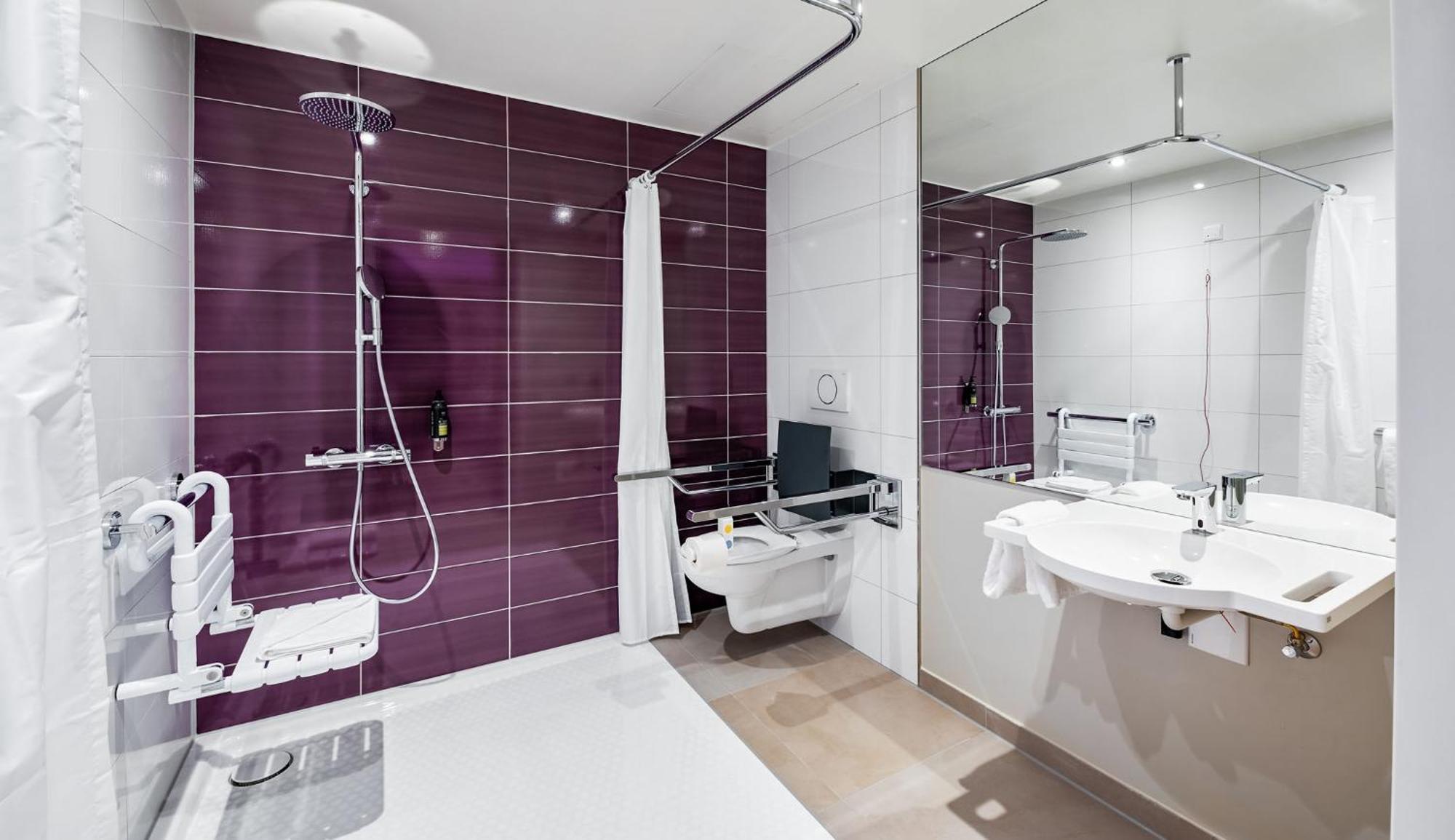 Premier Inn Stuttgart City Europaviertel Экстерьер фото